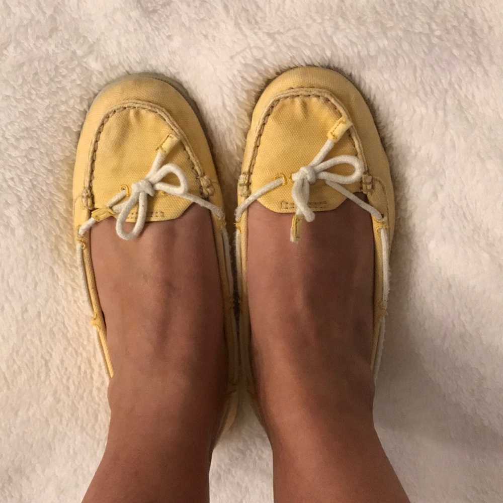 GUC Timberland yellow canvas loafers shoes sz 7.5